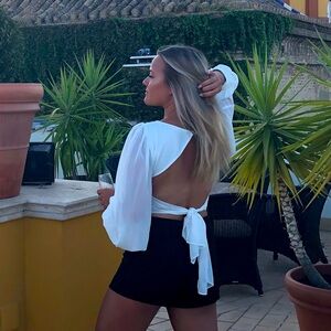 Dolly Girl Fashion White Long Sleeve Open Back Blouse